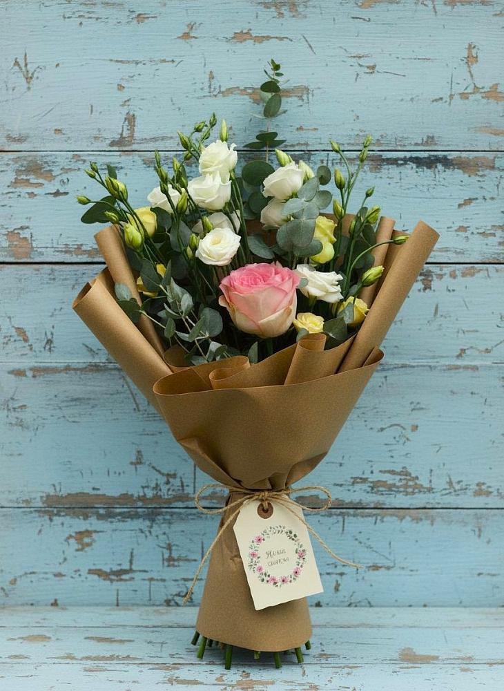 Букет цветов из: Розы и Лизиантусы в Красногвардейском Ставропольского края