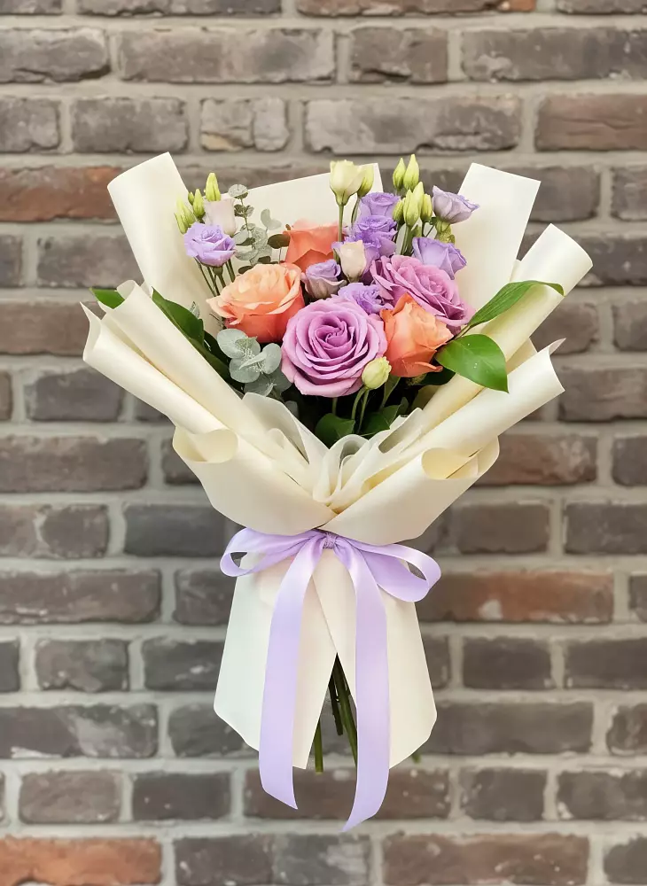 Букет цветов из: Лизиантусы и Розы в Красногвардейском Ставропольского края