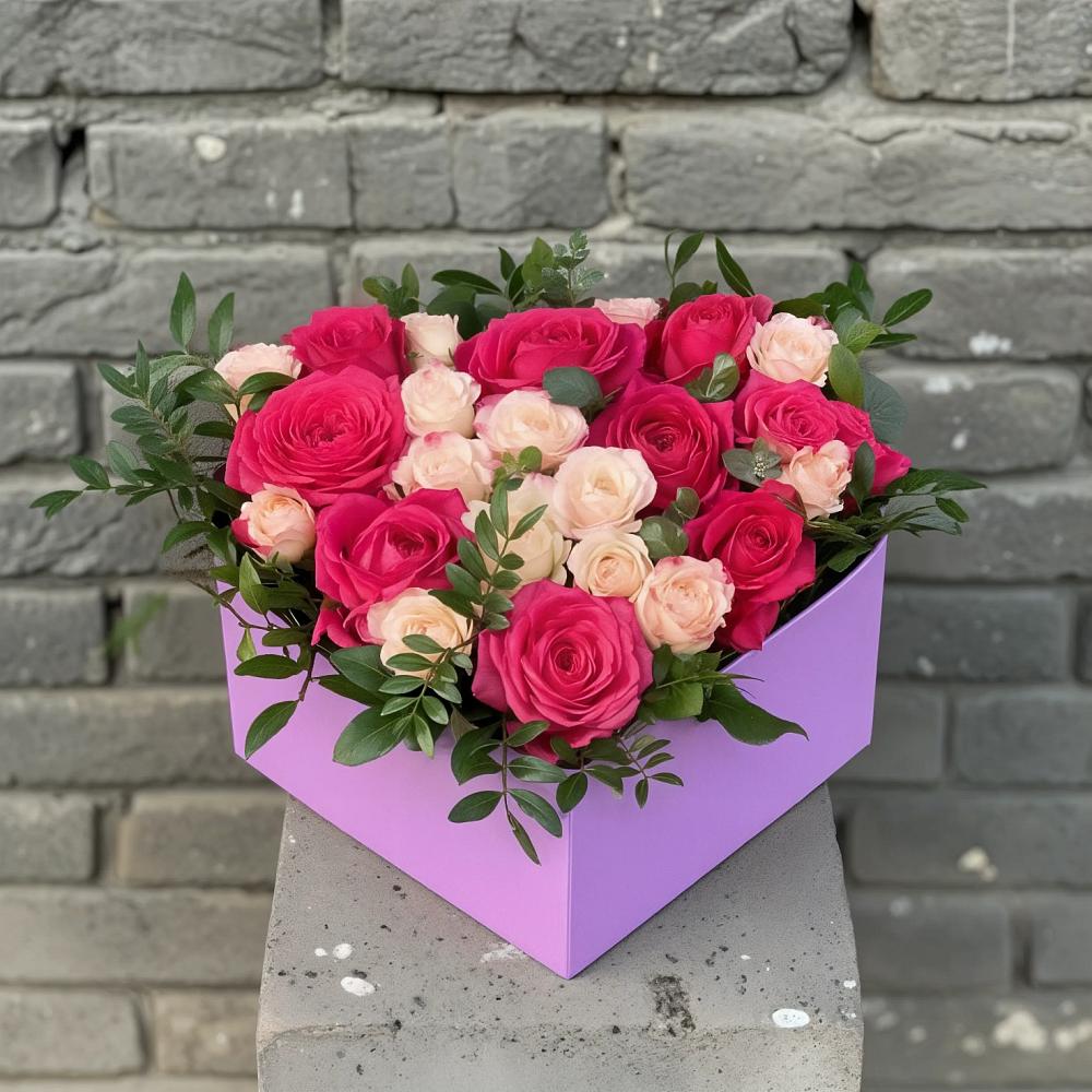 Цветочная композиция из Розы в коробке в Красногвардейском Ставропольского края
