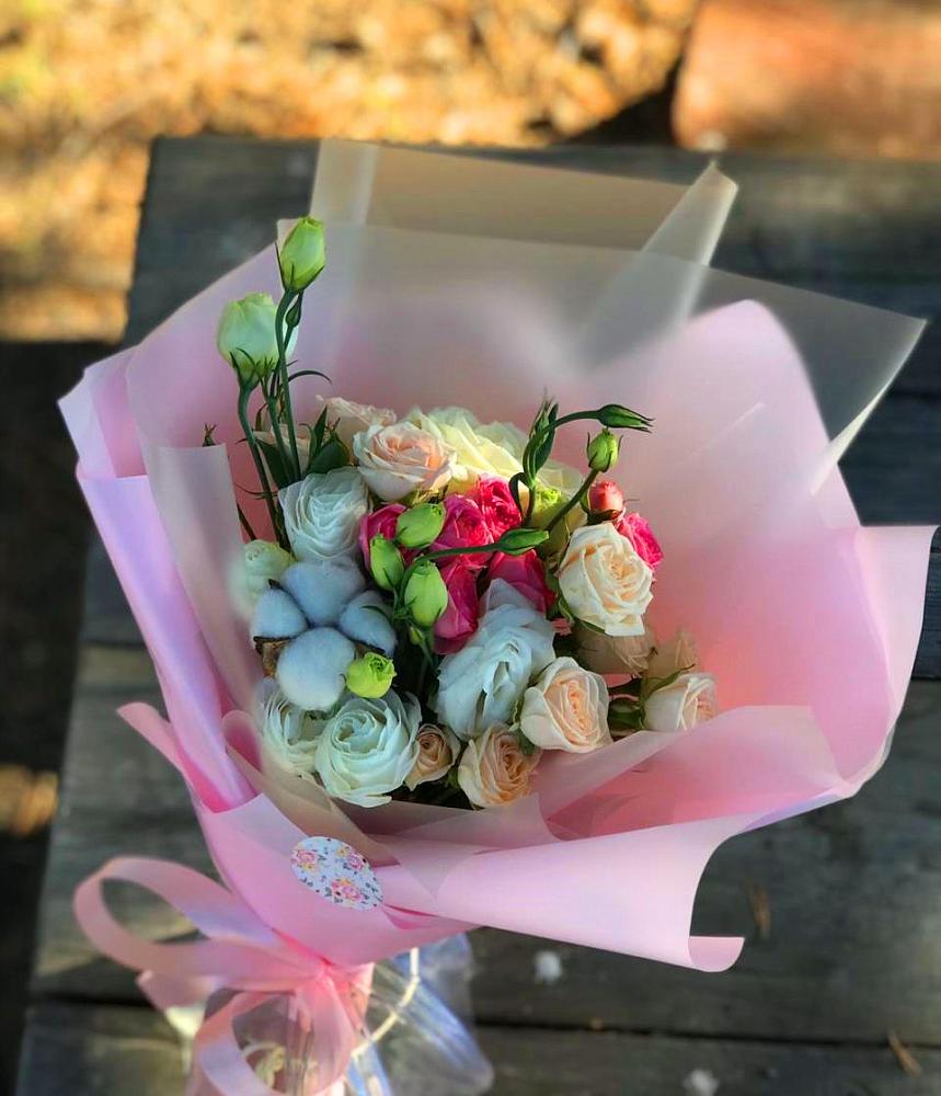 Букет цветов из: Розы и Лизиантусы в Красногвардейском Ставропольского края