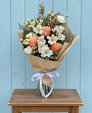 Букет цветов из:  Альстромерии, Лизиантусы, Розы и Хризантемы в Красногвардейском Ставропольского края