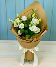 Букет цветов из:  Хризантемы и Лизиантусы в Красногвардейском Ставропольского края